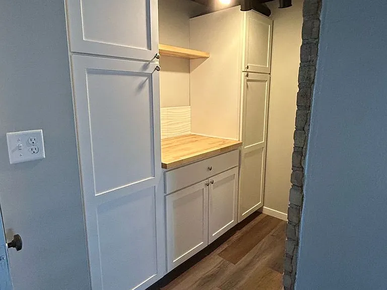 215 S 5th St — Photo 9