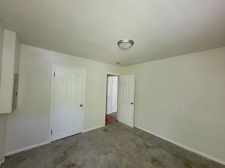 302 Alexander Ave — Photo 10