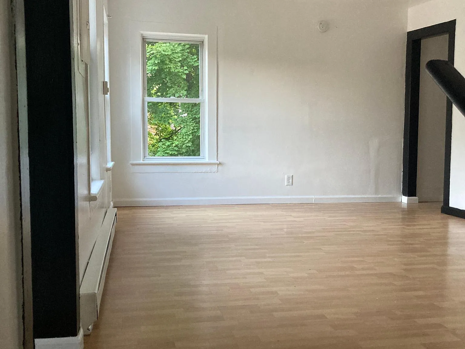 27 Bedford Ave — Photo 3