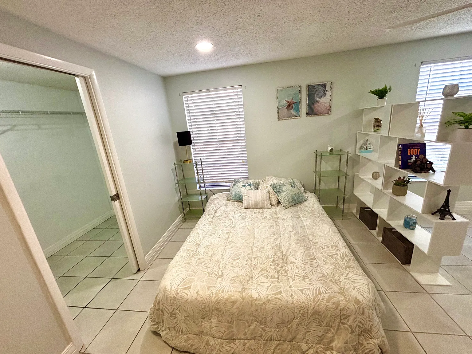 11 Valencia Cir — Photo 3