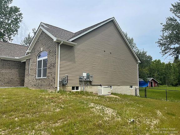 3rd image of 50201 W Huron River Dr