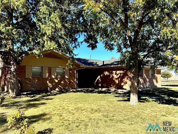 3rd image of 2000 Barnett Dr