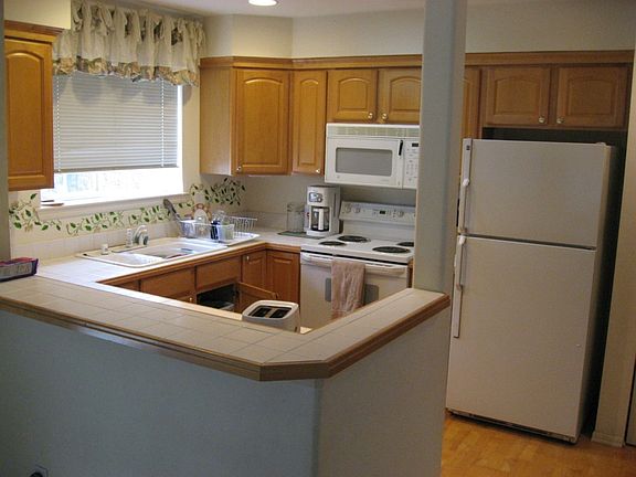 3rd image of 925 5th Ave NW Unit 115