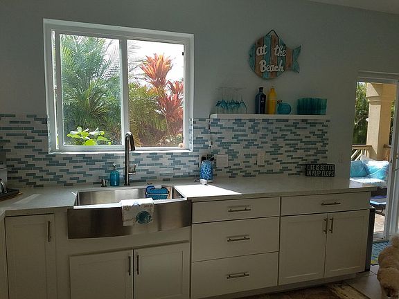 extended wet bar and lanai