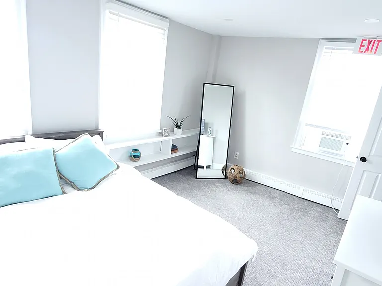 78 Thames St #3 — Photo 7