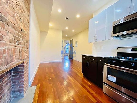 3rd image of 114 Jefferson Ave #2F