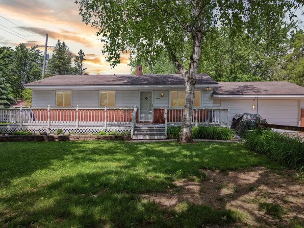4475 Hartley Ave, White Lake, MI 48383