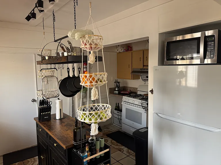 878 Warren Ave — Photo 14