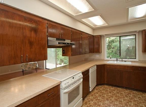 5th image of 3845 SE Bentley St
