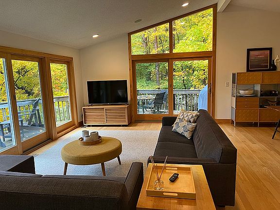 3rd image of 10137 Council Oak Dr