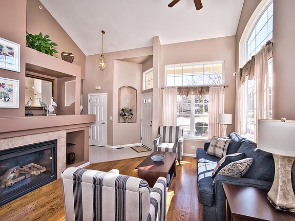5th image of 950 Orchard Pond Ct