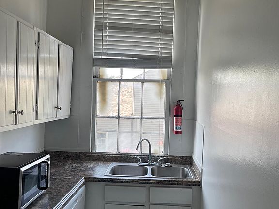 2nd image of 1202 Marengo St #D