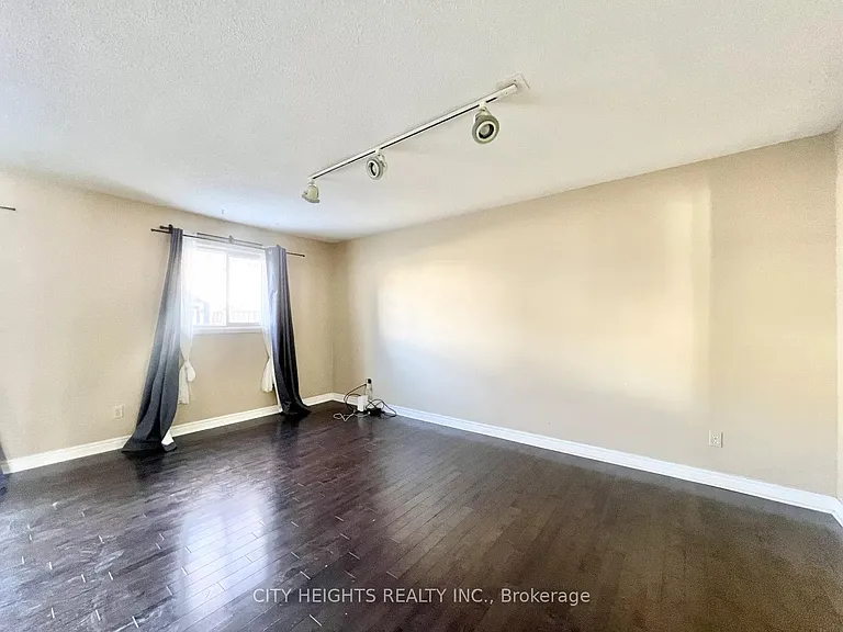 45 Hansen Rd N #20 — Photo 2