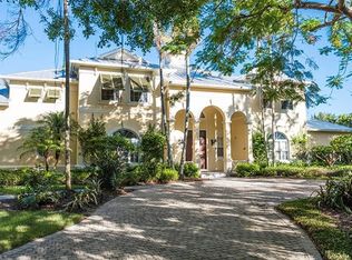 122 Caribbean Rd, Naples, FL 34108