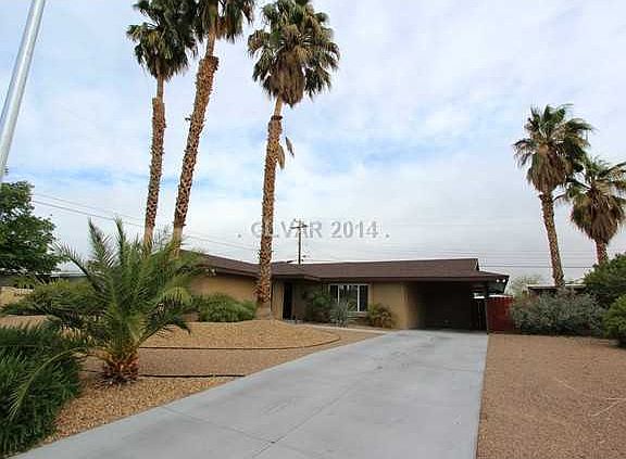 3rd image of 2252 Siesta Ave