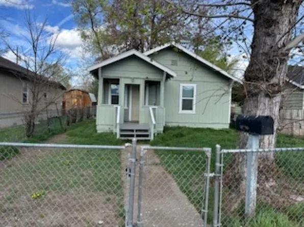 27 Monrovia St, Susanville, CA 96130