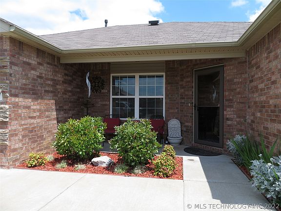 2nd image of 6607 N 128th East Ave
