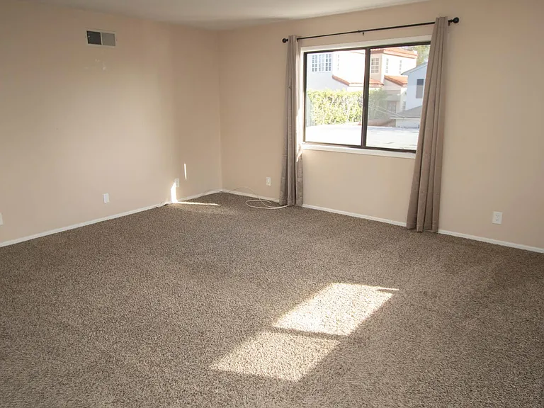 232 Roycroft Ave #2 — Photo 7