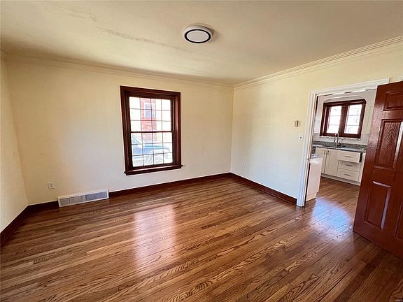 4th image of 2874 Moniteau Dr