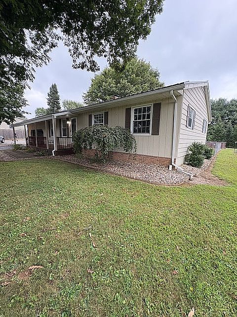 1st image of 15770 Pleasant View Dr