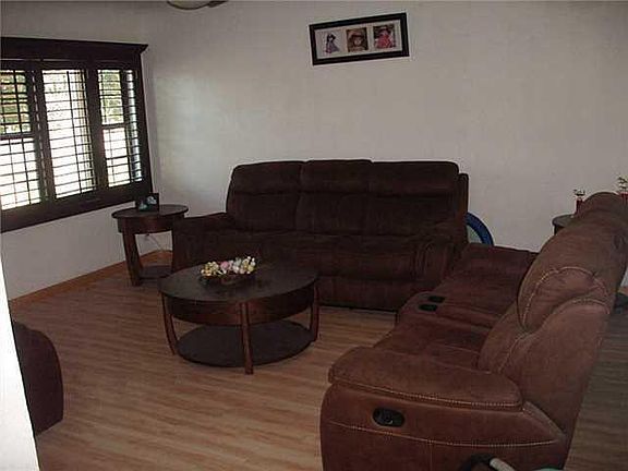 4th image of 233 Harvard Ave