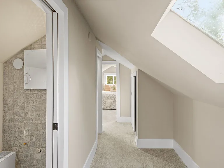 9547 Wallingford Ave N — Photo 37
