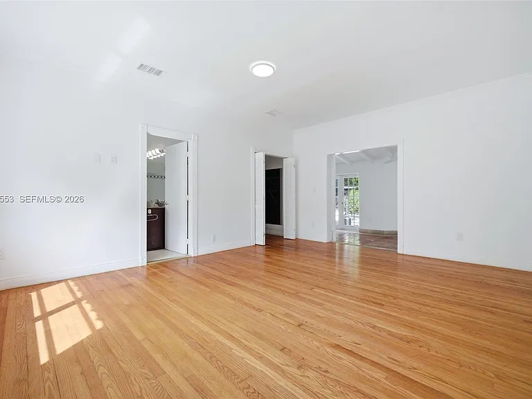 2300 S Miami Ave — Photo 18