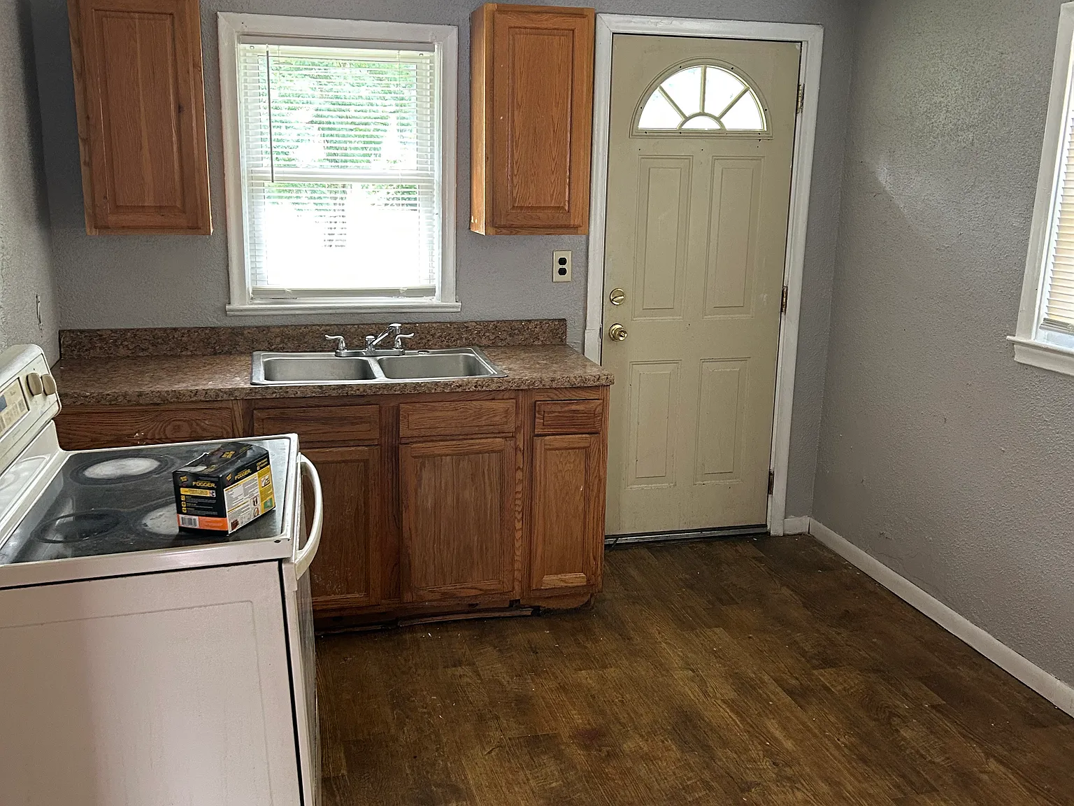 2 bed, 700 sqft, $900 — Photo 3
