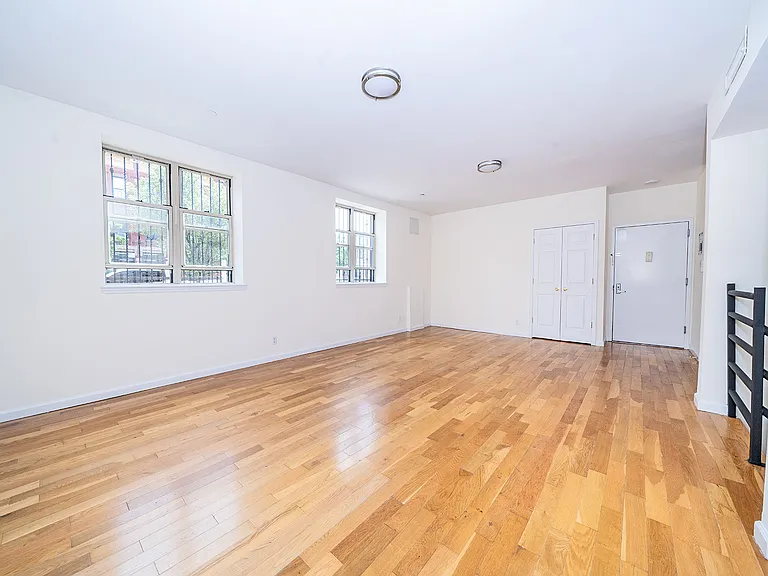 543 Kosciuszko St #1F — Photo 3