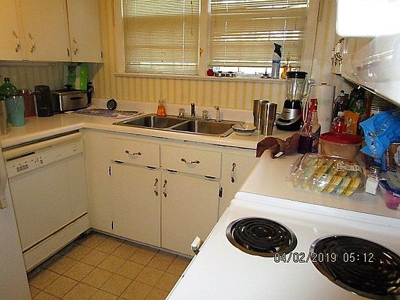 5th image of 129 Duncan Ave