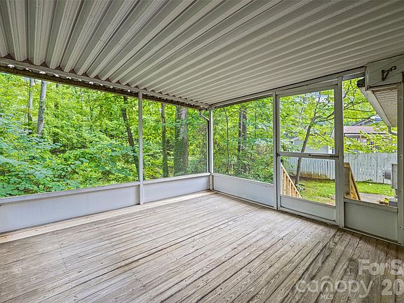 4th image of 6632 Wagon Oak Rd