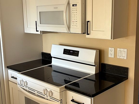 3rd image of 2519 Gary Cir #2521