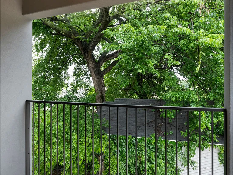 Quaker Condos - $300 Off Immediate Move-Ins! — Photo 15
