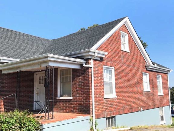 2nd image of 538 Oakley Ave