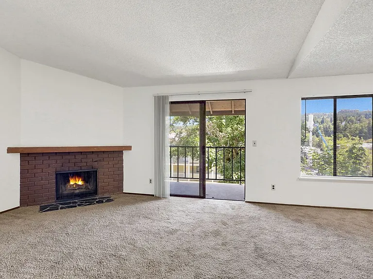 316 Elwood Ct #320 — Photo 7