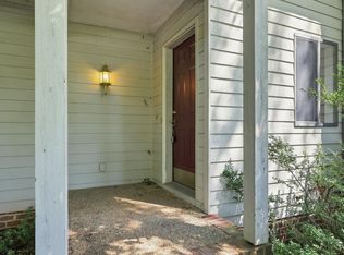 322 Whispering Oaks Dr, Charlottesville, VA 22902