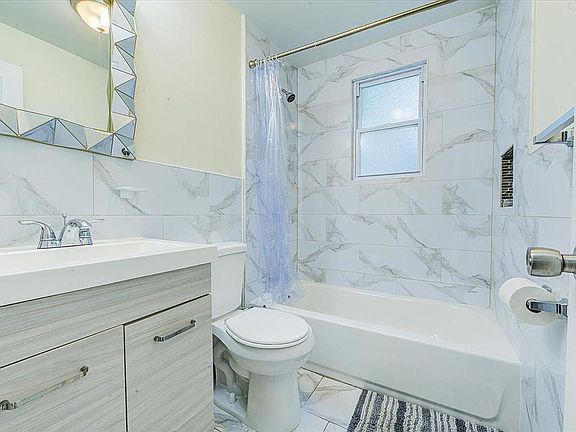 3rd image of 11852 236th St