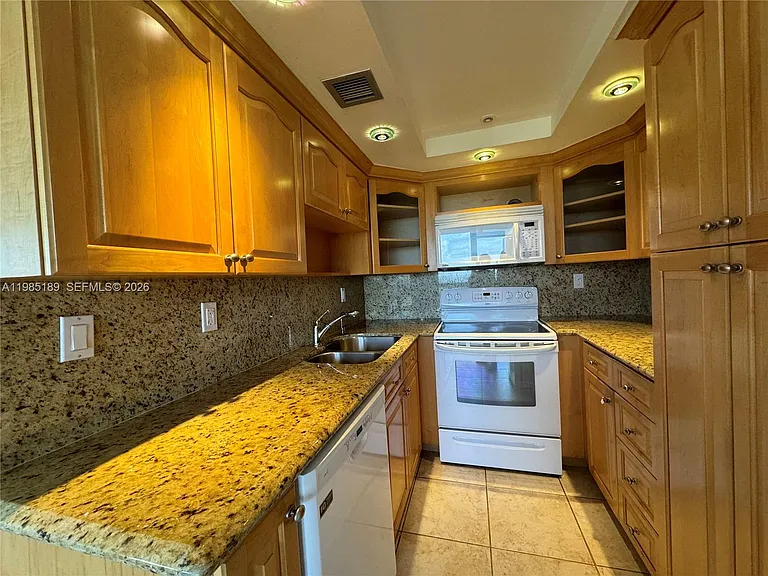 2555 Collins Ave #2002 — Photo 8
