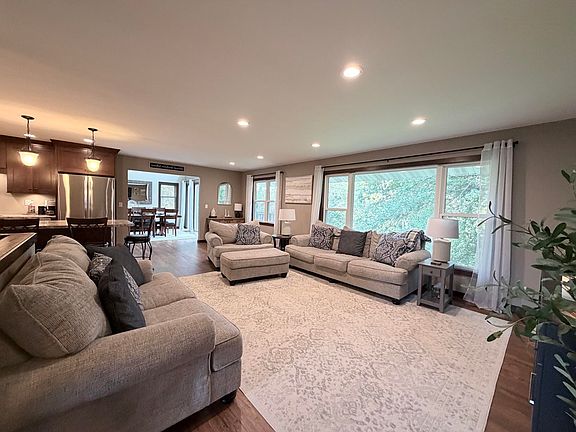 3rd image of 1202 Saint Luke Dr