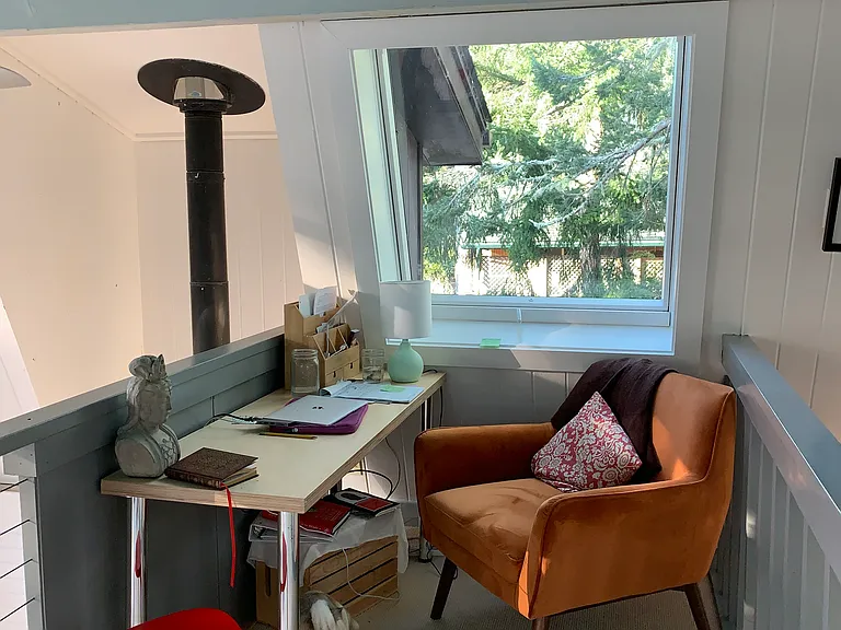 Upstairs office space with views of the ocean