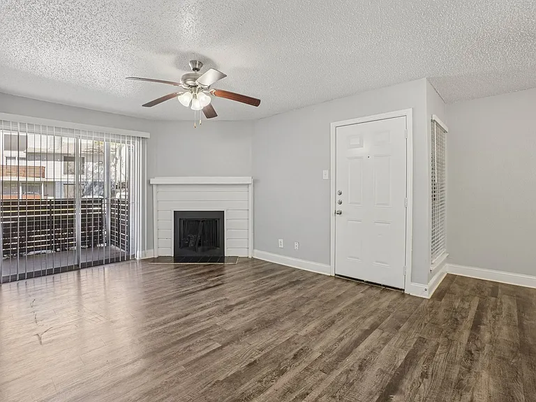 Don't Miss Out Biltmore Homes Leasing Fast — Photo 71
