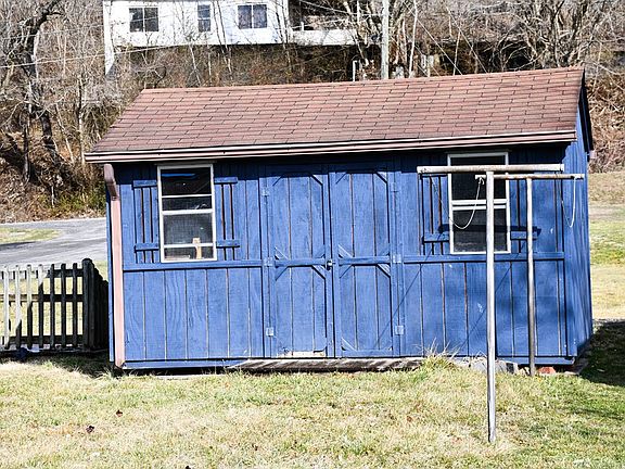 3rd image of 1927 5th St