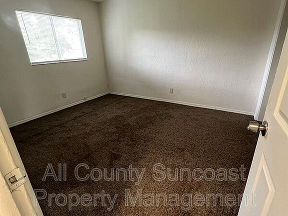 4th image of 2227 Highland St S APT 4