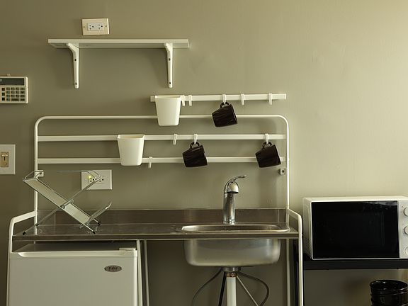 3rd image of 6651 N Ashland Ave #1B