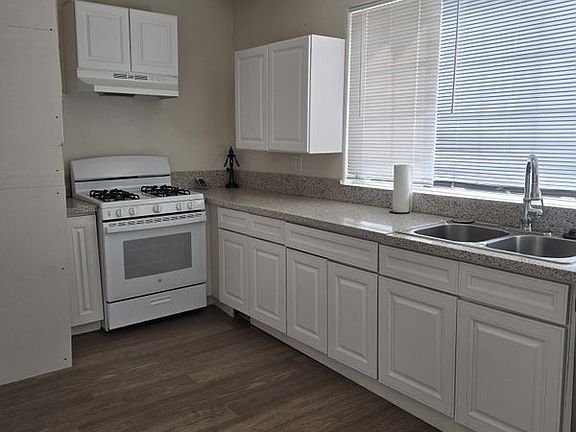 5th image of 1064 S Washington Ave