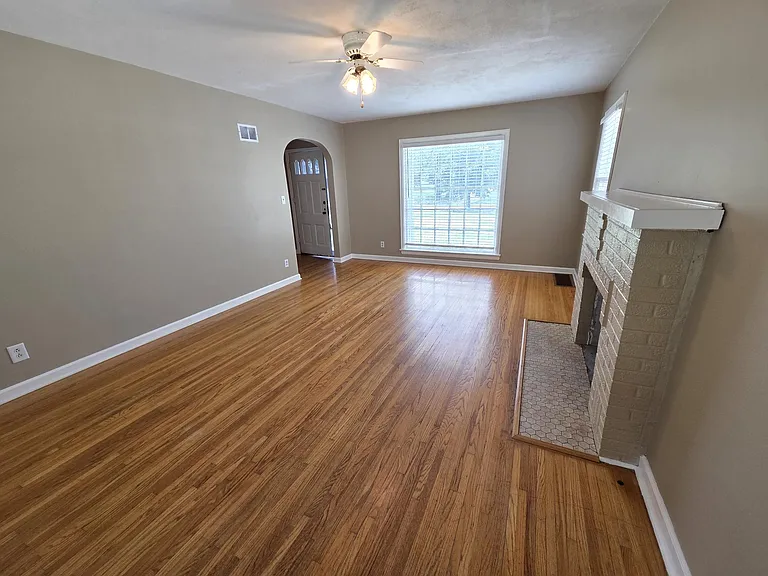 428 S Elpyco Ave — Photo 3
