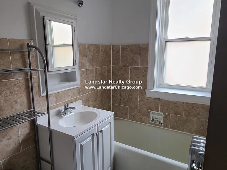 1914 W Morse Ave #2N — Photo 5