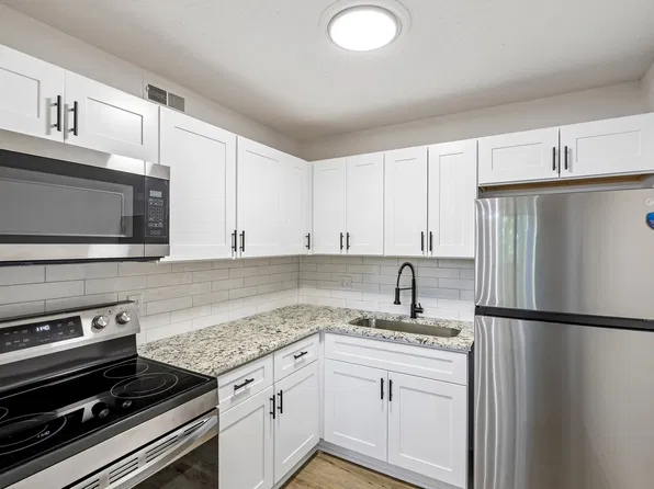 6680 Charlotte Pike APT K2, Nashville, TN 37209