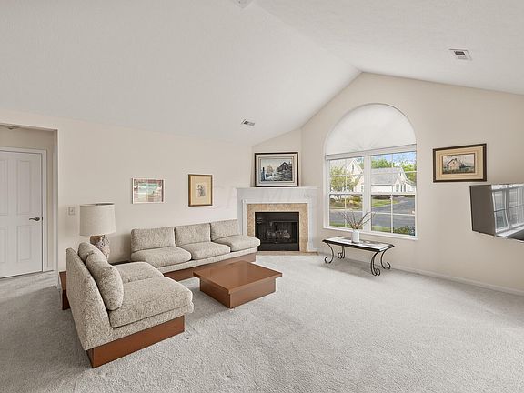 5th image of 1543 Bridgewater Way S