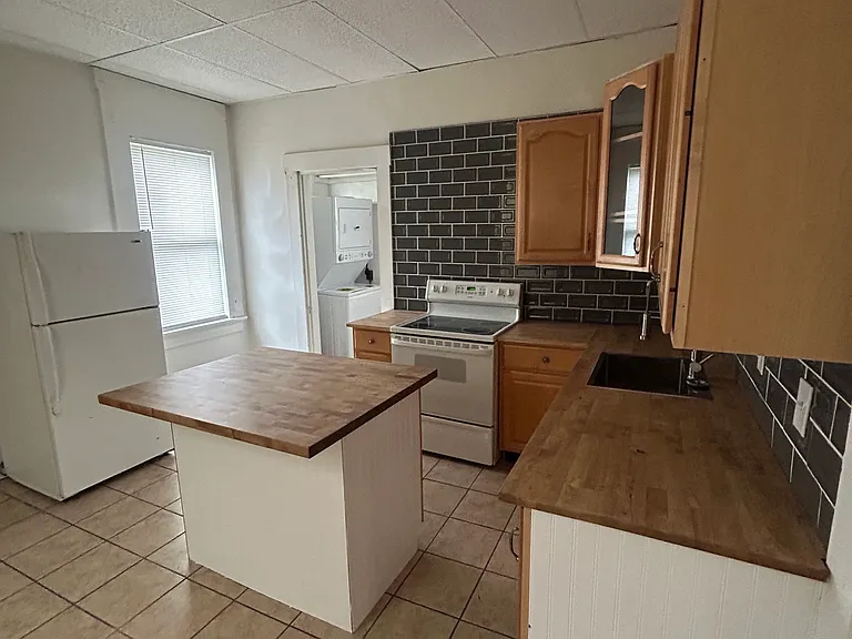 842 Heaton St — Photo 3